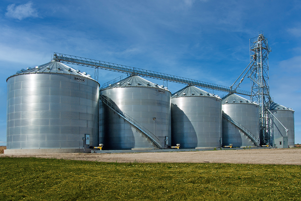 http://www.brockgrain.com/wp-content/uploads/2021/06/Brock_Farm-Grain-Storage-Bins_32-RAC.jpg